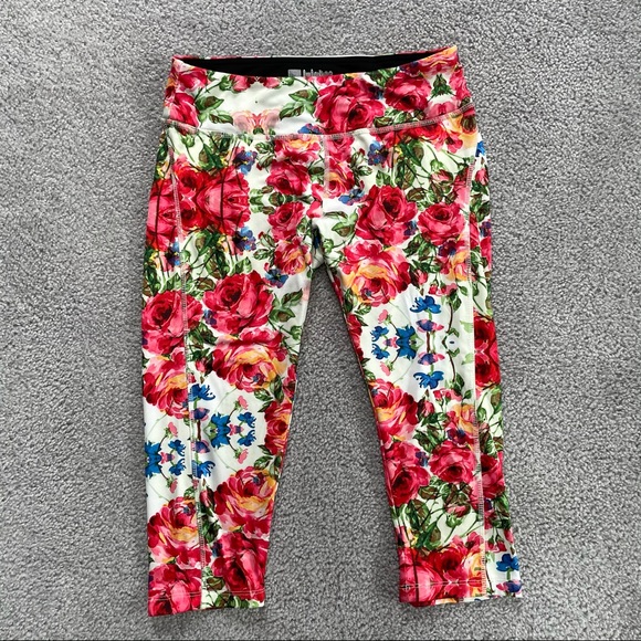 📦 MOVING SALE 🚛 LuLaRoe FEARLESS floral workout capri leggings Size M - Picture 2 of 8